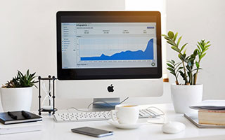 原以为只是普通话题，51视频网站这件事不是反转，是早就埋下了信号，让旁观的人也有了情绪。